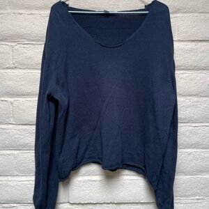 Amazon Essentials Black Scoop Neck Sweater